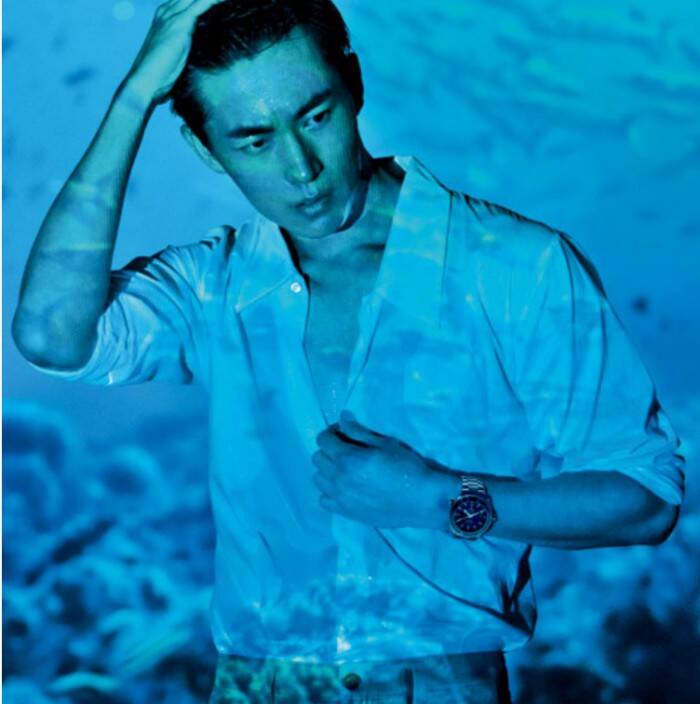 欧米茄_畅游深蓝 海洋深处的腕上幻想
