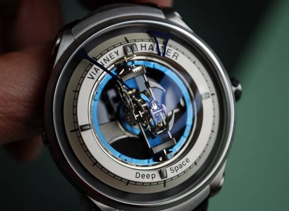 Vianney Halter全新Deep Space三轴陀飞轮腕表