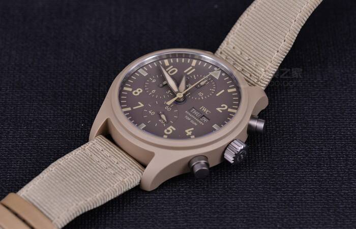 IWC万国表 沙漠风情 实拍IWC万国全新飞行员TOP GUN海军空战部队系列特别款