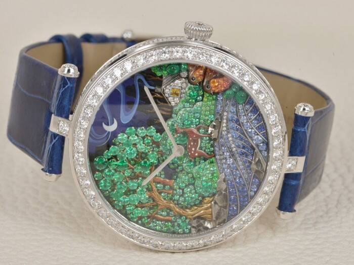 梵克雅宝 精准多次镶嵌工艺 梵克雅宝LADY ARPELS CARDINAL CARMIN 系列腕表