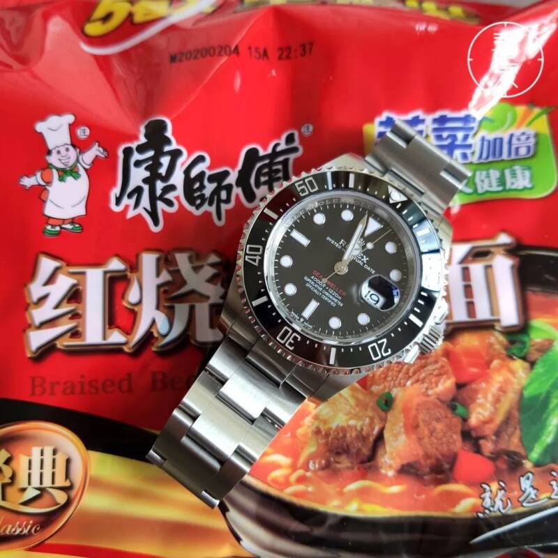 什么手表品牌最好女款_求同存异——劳力士单身红海大使126600。