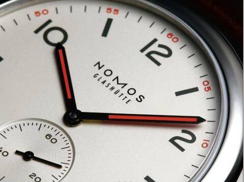 NOMOS_Nomos Club Automat Datum系列腕表首推自动上链版本